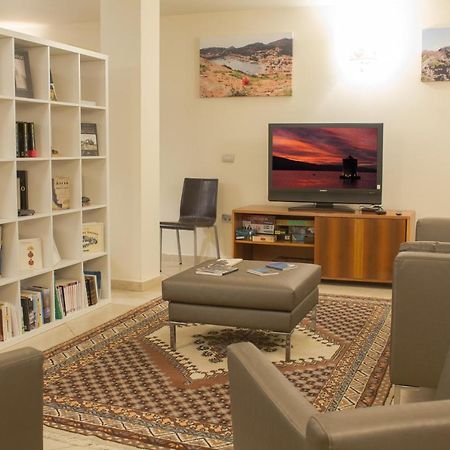 Hotel Corallo อัลบิเนีย ภายนอก รูปภาพ