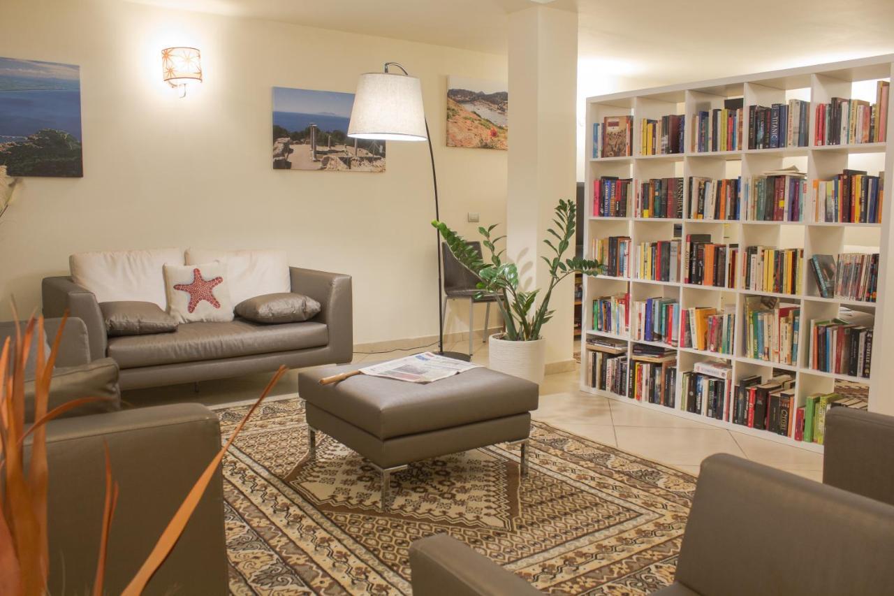 Hotel Corallo อัลบิเนีย ภายนอก รูปภาพ