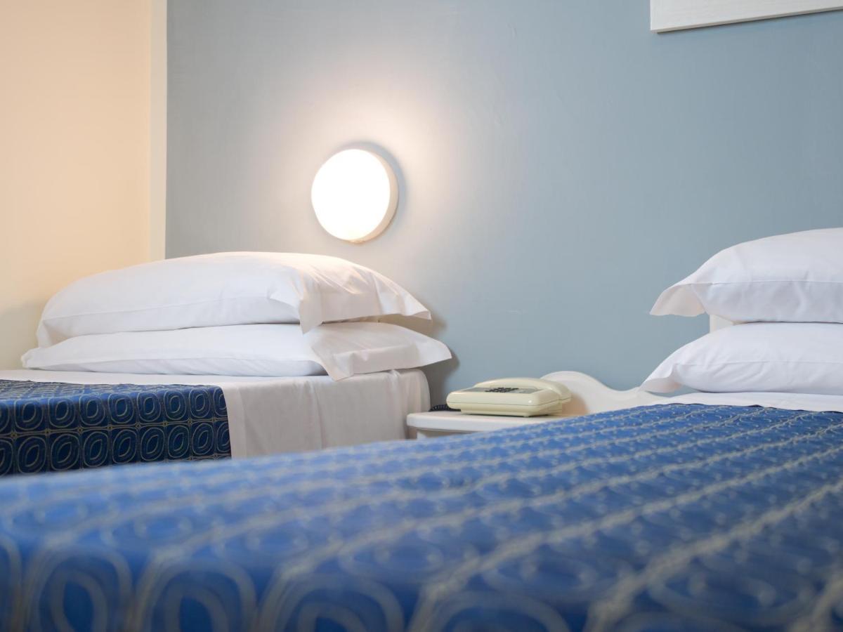 Hotel Corallo อัลบิเนีย ภายนอก รูปภาพ