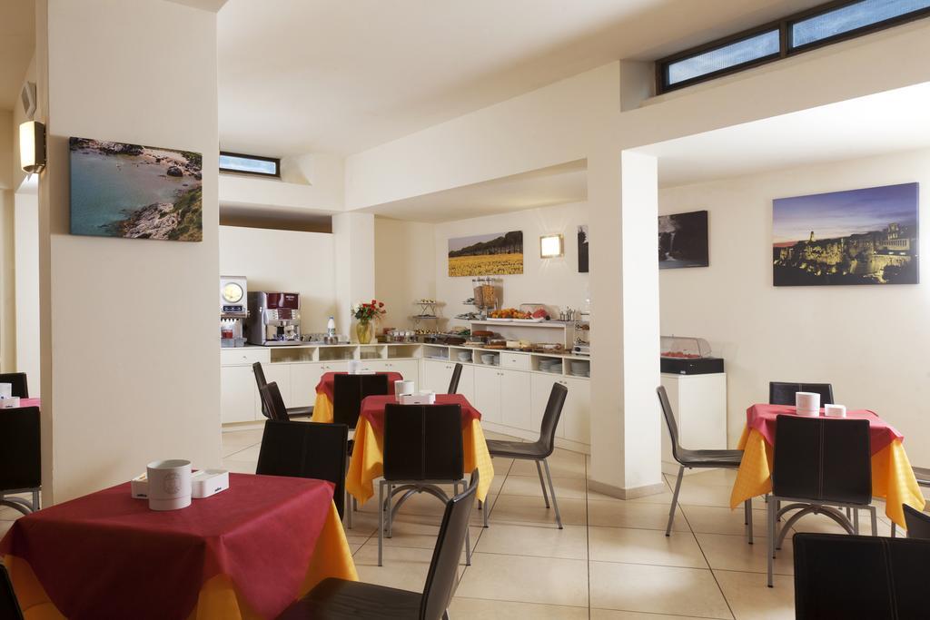 Hotel Corallo อัลบิเนีย ภายนอก รูปภาพ