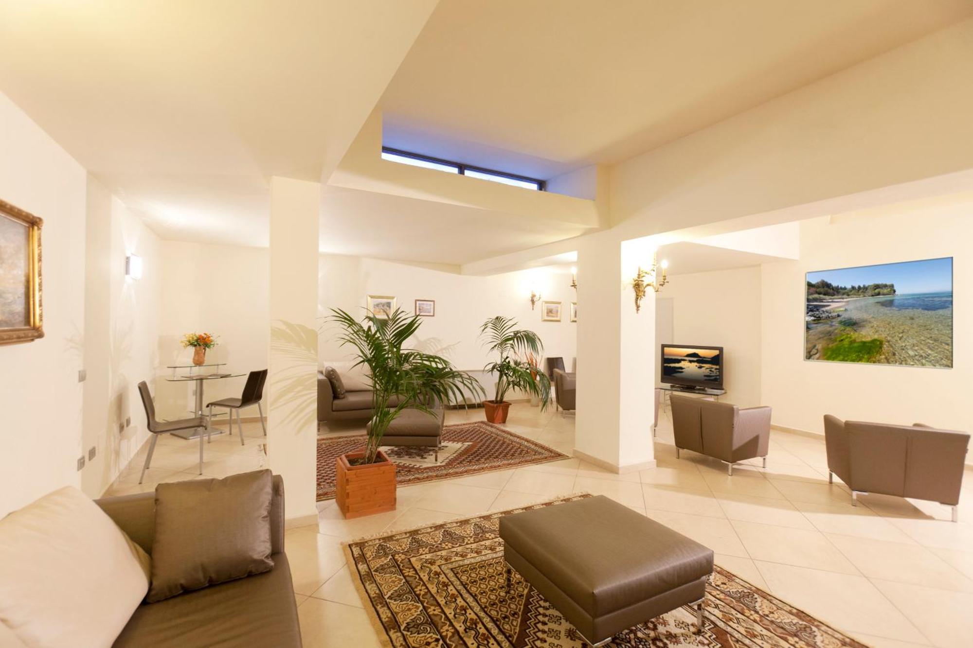 Hotel Corallo อัลบิเนีย ภายนอก รูปภาพ