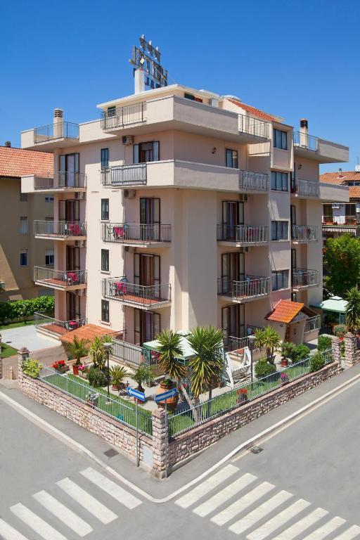 Hotel Corallo อัลบิเนีย ภายนอก รูปภาพ